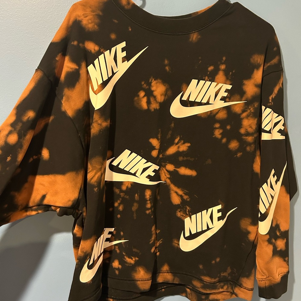 Nike Tie-Dye Sweatshirt